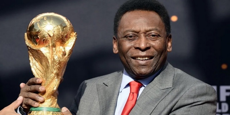 Pele là cầu thủ duy nhất 3 lần nhận chức vô địch World Cup